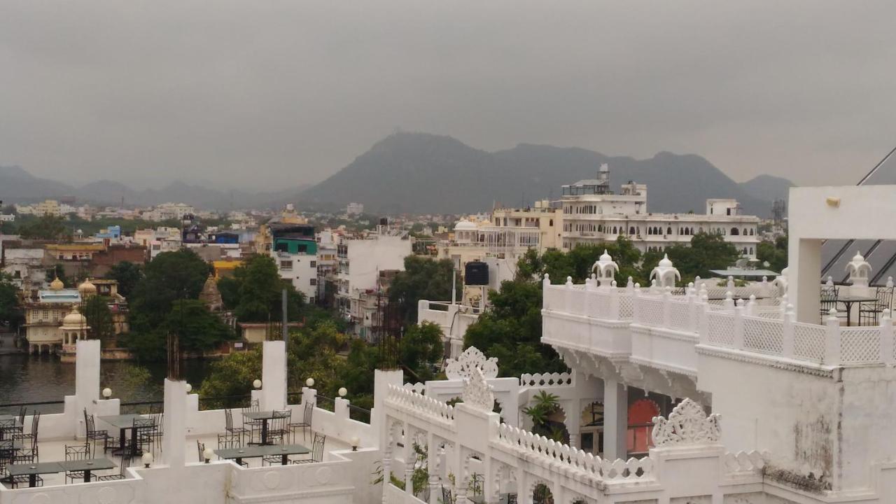 Hotel Ishwar Palace Udaipur Esterno foto